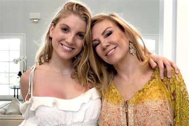 Avery Singer: What does Ramona Singer’s daughter do now? Does Avery Singer have arthritis?