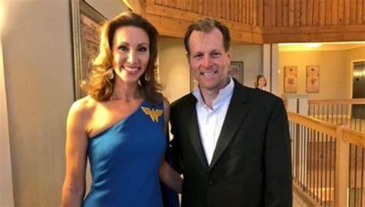 Betsy Kling Husband, Married, Net Worth, Age, Height, Kids, Bio