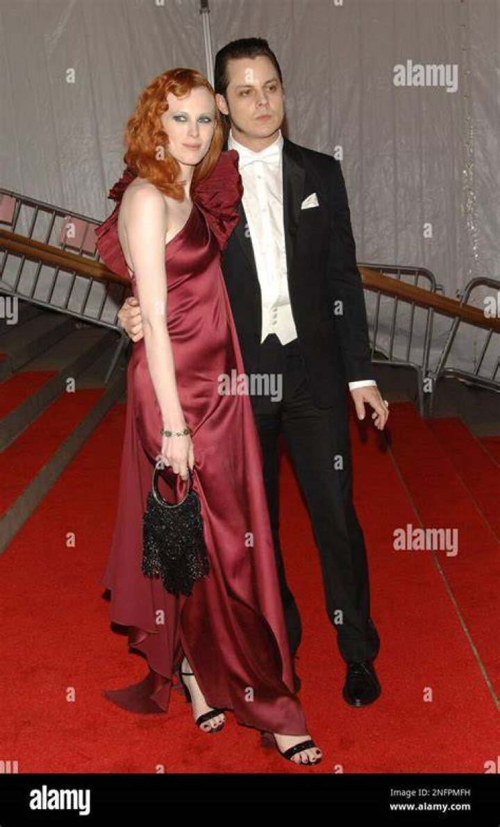 Karen Elson Bio, Wiki, Age, Husband, Model, Citizens Band, and Net Worth