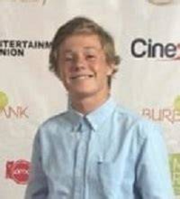 Sacha Carlson Age, Birthday, Height, Wiki, Biography, Girlfriend, Instagram