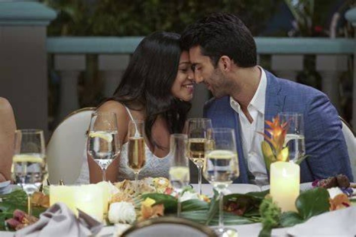 When do jane and rafael get together